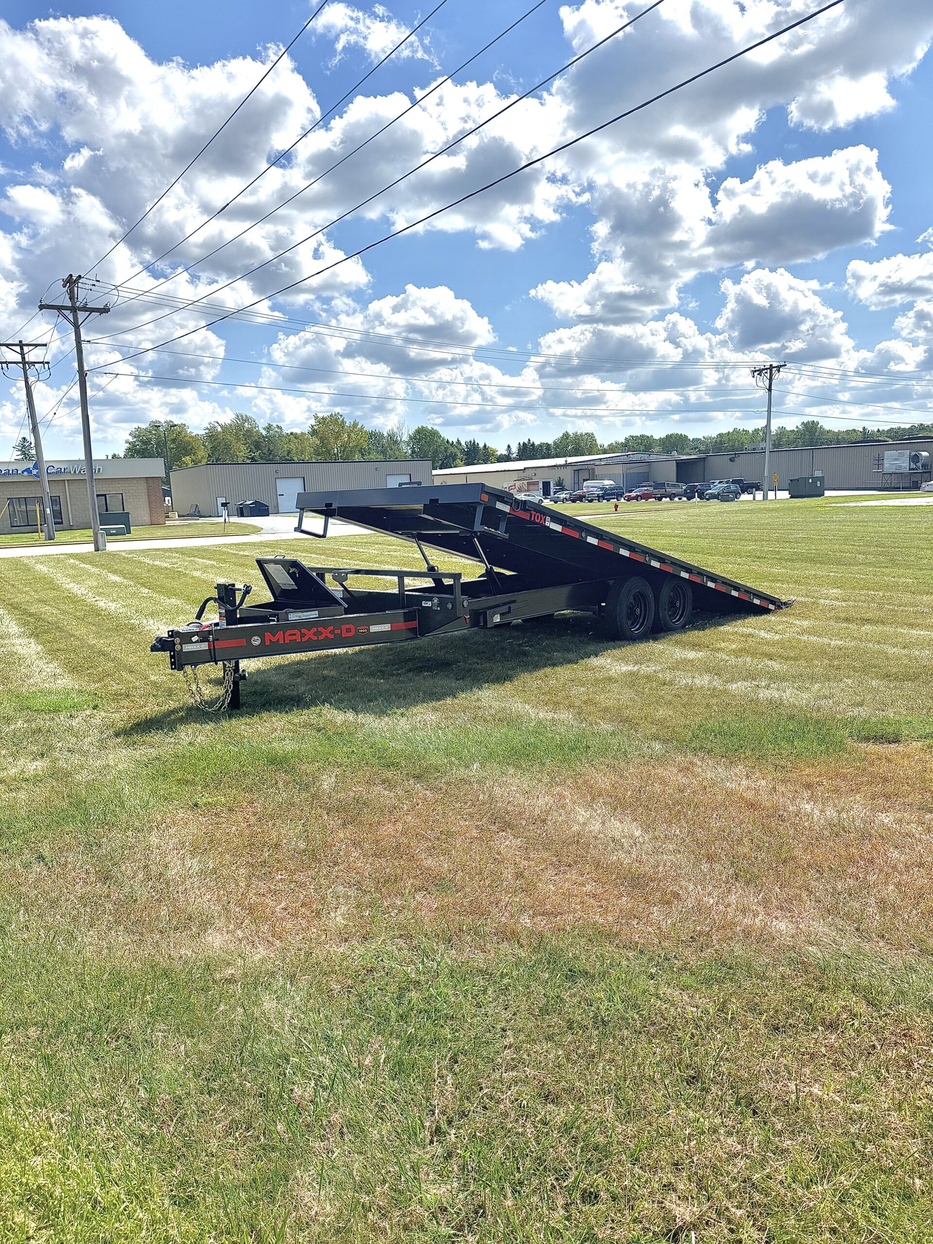 MAXX-D TOX 102’x22′ | 17.5K GVWR POWER TILT DECKOVER TRAILER