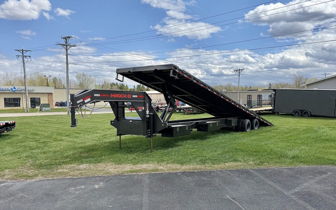 MAXX-D 102″X40′ TDX Gooseneck Tilt Trailer | Tandem Dual | Flatbed Tilt 25,900 GVWR