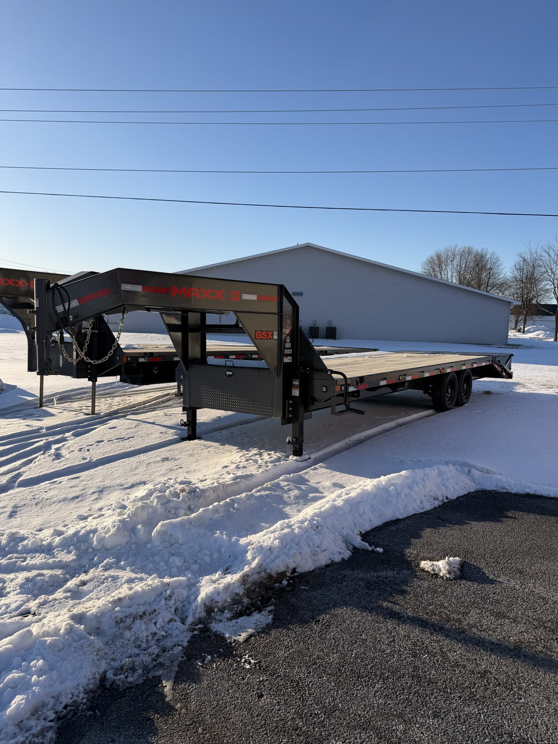 MAXX-D 102″X25′ GSX SINGLE WHEEL FLATBED GOOSENECK | 15.6K GVWR