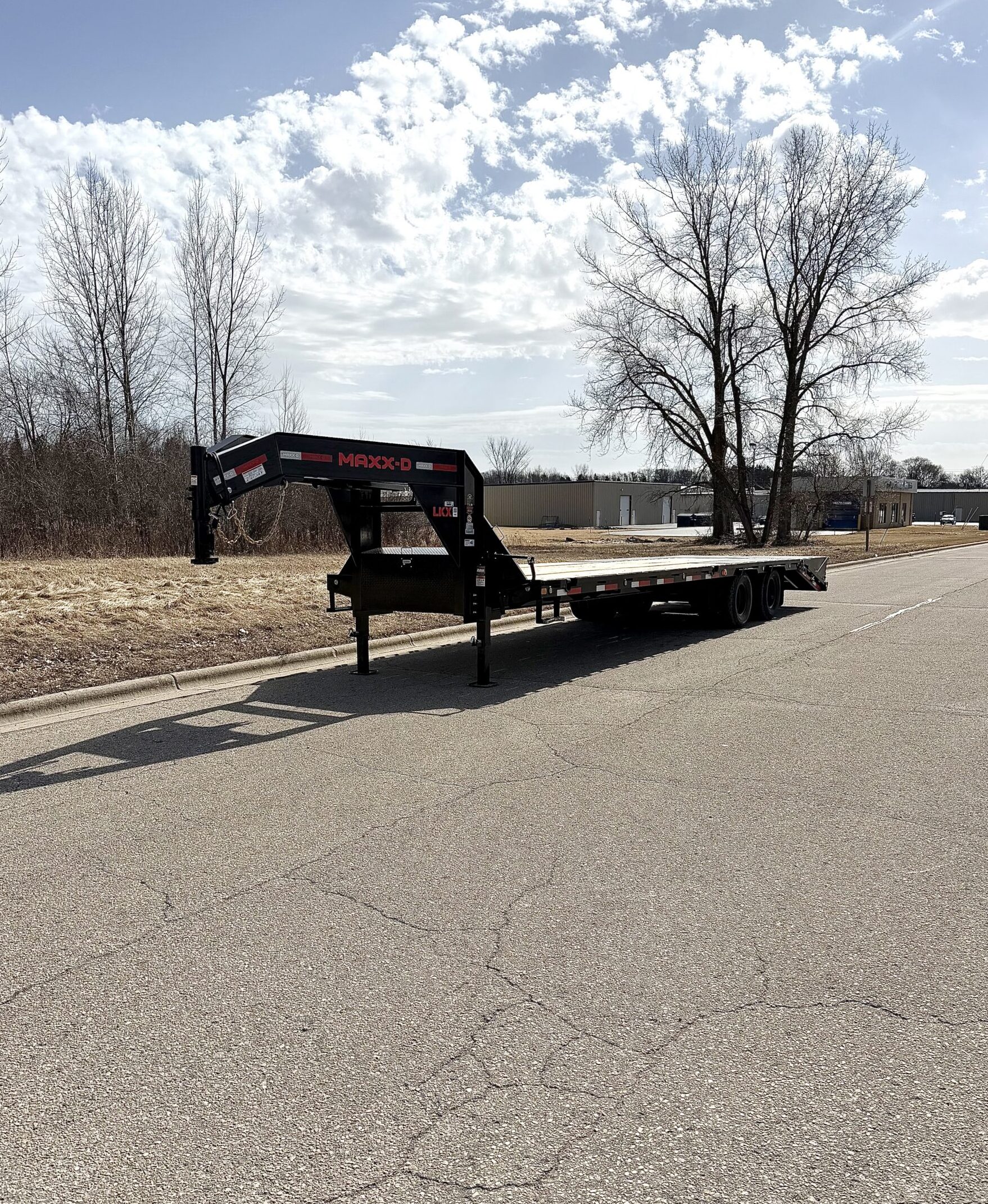 MAXX-D 102″x30′ LKX Low-Pro Tandem Dual Flatbed Trailer 25K GVWR