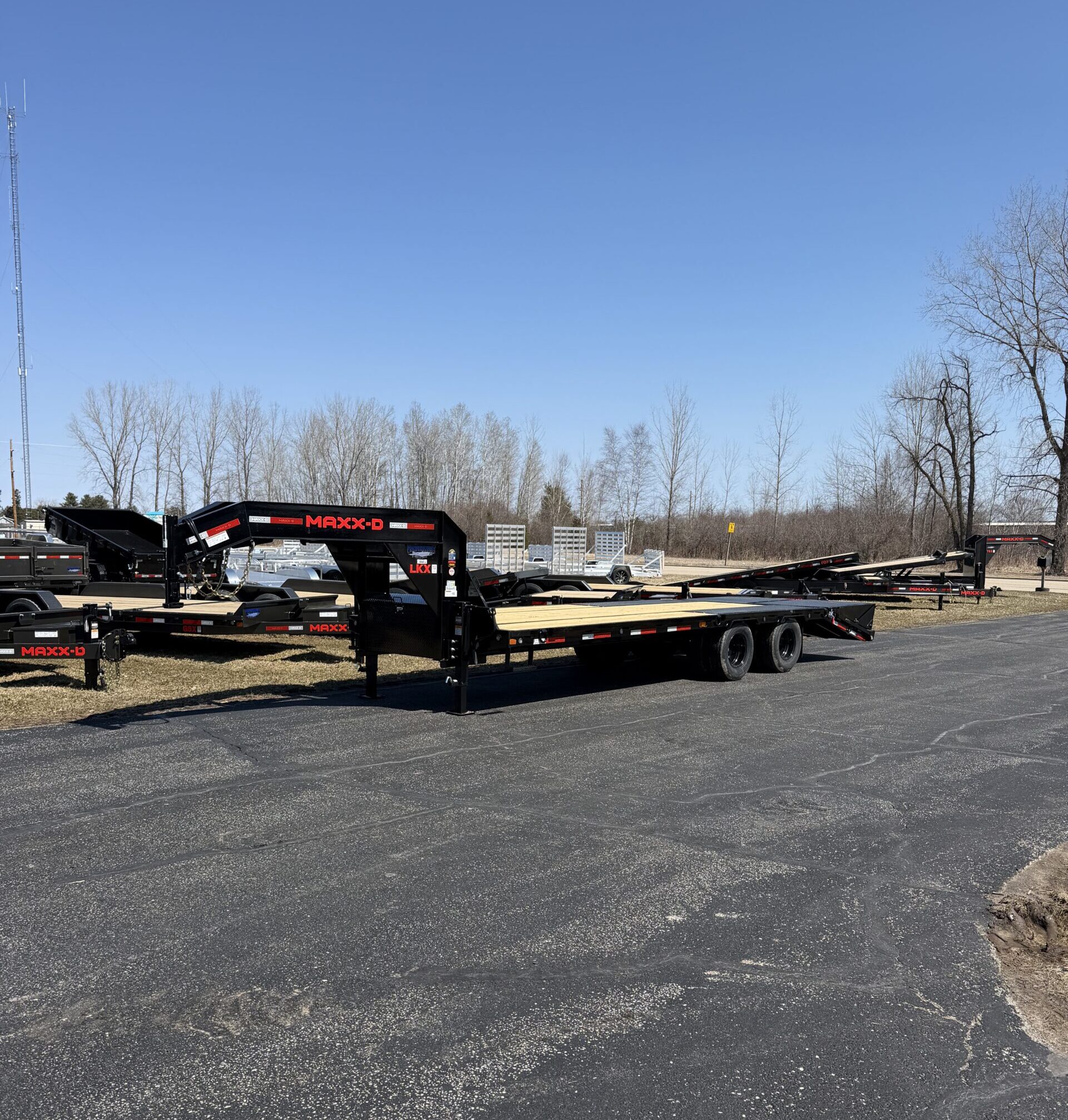 MAXX-D 102″x25′ LKX Low-Pro Tandem Dual Flatbed Trailer 25K GVWR
