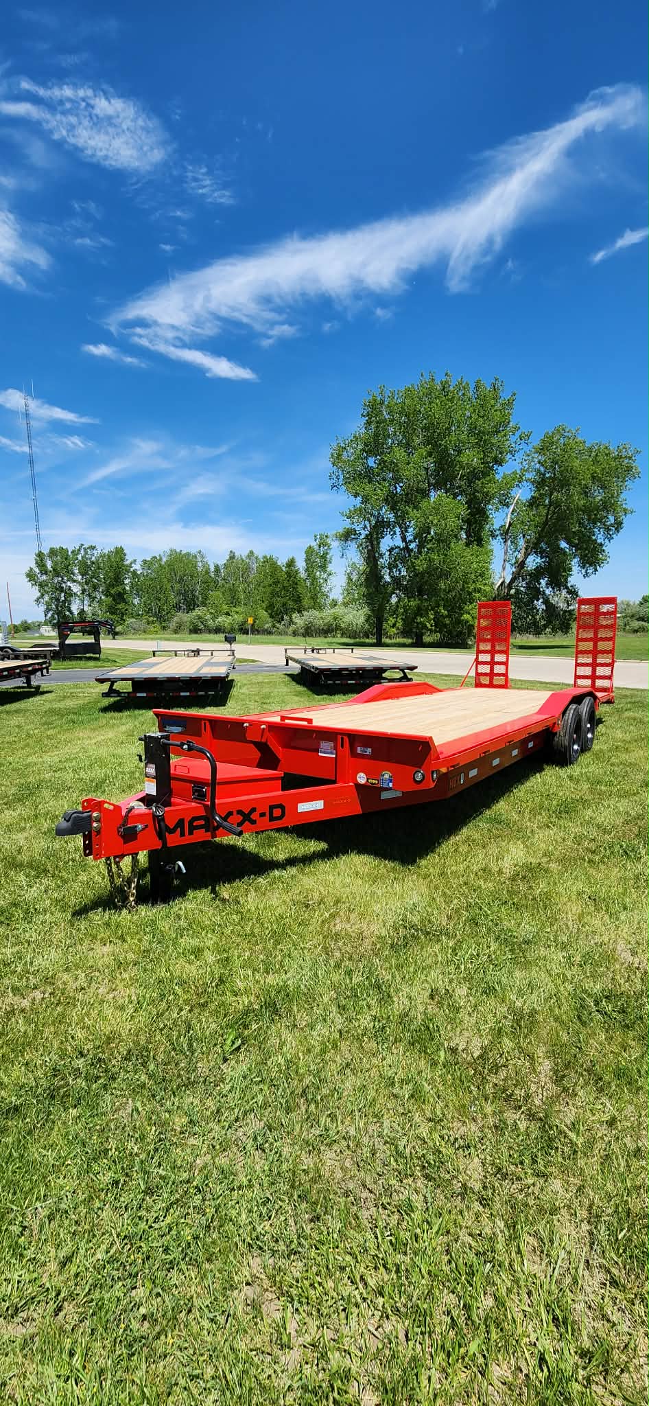 MAXX-D 102″X24′ H8X 8″ CHANNEL BUGGY HAULER | 17.5K GVWR –DRIVE OVER FENDERS