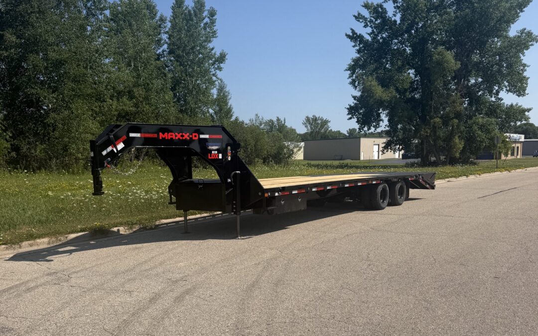 MAXX-D LDX 102″x30′ Low Profile Gooseneck Trailer | Tandem Dual Flatbed | Engineered Beam 25K GVWR- HOTSHOT RISER BOX
